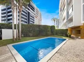 Casa Sol, Fast WIFI, Airco, swimming pool near Praia Da Rocha