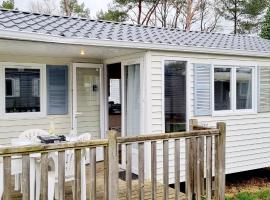 Mobil Home 5 Personnes - Vendée - Puy du Fou - Climatisé, hotel a La Boissière-de-Montaigu