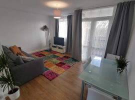 White City Apartment, your London stay, hotell nära Wood Lane, London