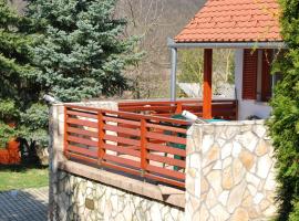 Sziszi Vendégház, hotel v destinaci Kovácsszénája
