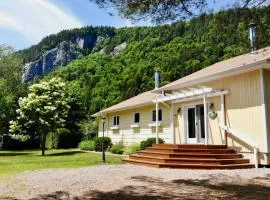 Les Chalets Tourisma - Chalet au bord de l'eau avec spa et foyer - Le Draveur