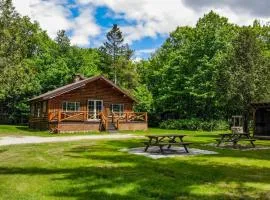 Les Chalets Tourisma - Chalet sur une île privée avec spa - Le Pin Royal