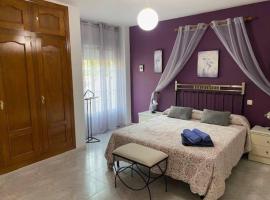 Vivienda Las Vistas, hotel en Poyales del Hoyo