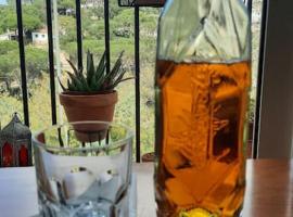 Whiskey on the Hill: Vidreres'te bir otel