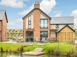 Lakeside family friendly property on a nature reserve The Spinney OI22