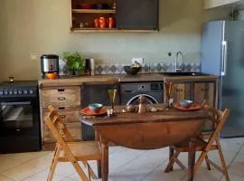 Beachside Apartment - Sleeps 2