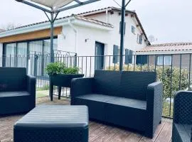 Maison Spacieuse au Calme Piscine Privée