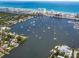 Hollywood Beach Exquisite 4-bed 3-bath Villa