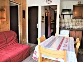 Appartement lumineux 2 pièces cabine, balcon, au pied des pistes - 4 couchages - Auris en Oisans - FR-1-297-75