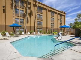 GreenTree Inn & Suites Phoenix Sky Harbor, hotel sa Phoenix