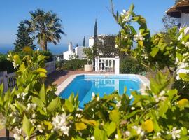 Villa Tranquila - Costa del Sol - Great Seaview - Priv Pool - 3 bed, hótel í Torrox