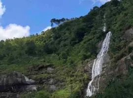 Refúgio, Aconchego, Aonde nasce o sol e Cachoeira!