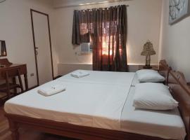 JS PENSION HOUSE, hotel with parking in Tanjay