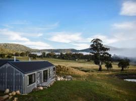 Tinkersfield's Field Houses, lodging in Crackenback