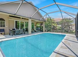 Cozy Beach House - 5 minutes from Vanderbilt Beach, hotel near Delnor-Wiggins Pass State Park, Naples