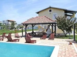 Apartment in Privlaka near Sandy Beach