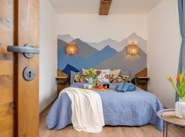Family Garden Apartments with Free Private Parking & Playground, Hotel in Riga
