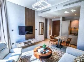 STAY BY LATINEM Luxury 1BR Holiday Home CVR A3002 near Burj Khalifa