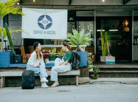 AIEN Coffee & Hostel, hotel in Chatan