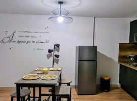 Zen Home - appartement jusqu'à 4 voyageurs、ナンテュアのホテル