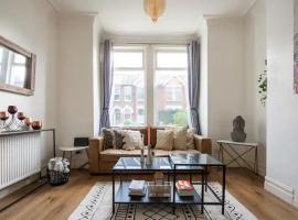 Alross Room with Breakfast, homestay in London