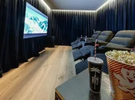 Boutique ChaletS Alpi - Private Sauna & Cinema