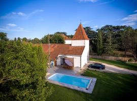 Gîte des Tuileries - piscine, location de vacances à Fongrave