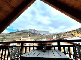 Cozy house in collina, hotel en Giovo