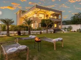 BrookVale Manor by StayVista - Private Pool, BBQ, Views at Haryana