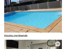 Riviera avec piscine, Ferienunterkunft in La Seyne-sur-Mer