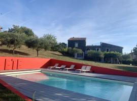Maison de 5 chambres avec piscine privee jardin clos et wifi a Saint Lager Bressac, hotel in Saint-Lager-Bressac