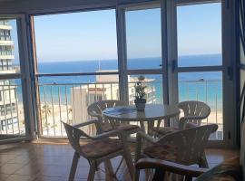 Beautiful apartment with view on the sea with aircond.