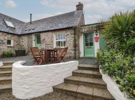 Sands Cottage, hotel with parking in Haverfordwest
