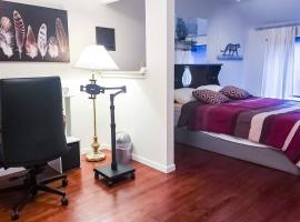 Cozy Balcony apartment in Morningside, cheap hotel in Sioux City