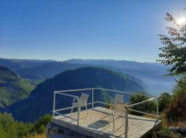 Cerov do, παραθεριστική κατοικία σε Šavnik