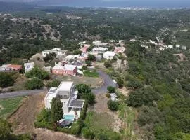 Traditional Stonebuilt Villa Leonanto, only 5 Km from a Sandy Beach