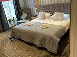 Nithsdale Hotel