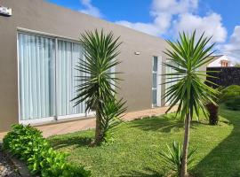 Magnolia Residence - In the Center of the Island, villa in Ribeira Grande