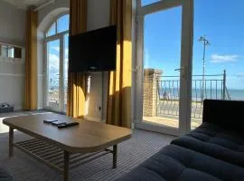 Clifton Seafront Apartments - Sandown, Isle of Wight - FREE Return Car Ferry for 3 nights or more