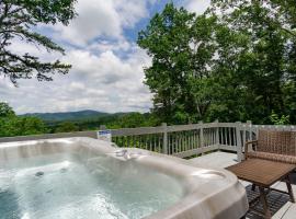 Angie's Mountain Overlook Hot Tub and Views!, hotel with parking in Fairview