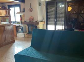 Superbe appartement en résidence avec patio, hotel u gradu 'Villeneuve-lès-Maguelonne'