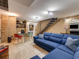 Oliviero - Piazza Navona Apartment, self catering accommodation in Rome
