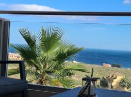 Seaside Serenity - Stylish Apartment with Spectacular Views, semesterboende i Manilva