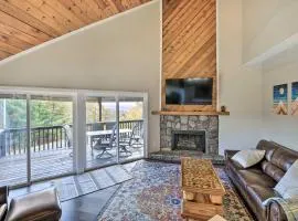 Deck and Mtn Views Fain Chalet in Kingsport