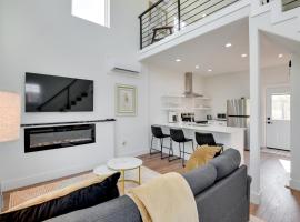 Pet-Friendly Bowie Studio with Deck!, Hotel in Bowie