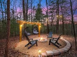 Upscale 3-Bedroom Oasis Nestled in the Woods