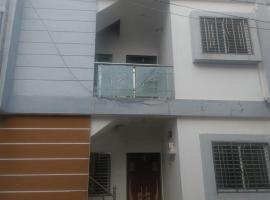 ashapura home stay, hotel v destinaci Navgam