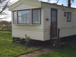 Cosy Caravan at Blackmoor Farm, camping resort en Ludchurch