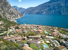 Hotel Royal Village, hotel in Limone sul Garda