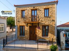 Lemnos grand maison, hotel com estacionamento em Kondopo&uacute;lion